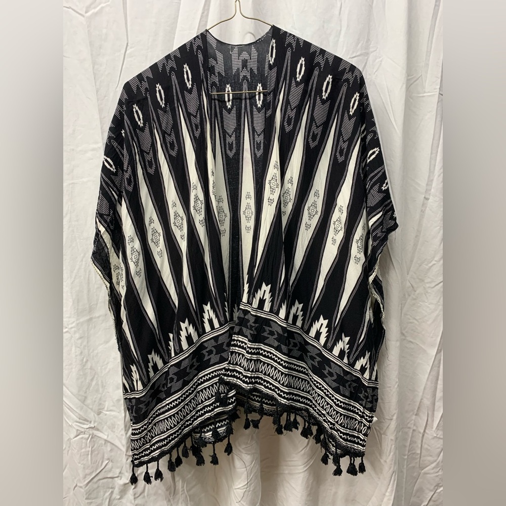 Kollie More kimono women’s large EUC fringe boho swim cover black and white
